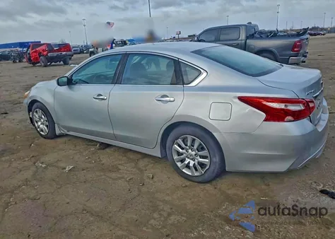 2016 Nissan Altima 2.5 из США, поврежденный, VIN 1N4AL3AP1GN332931